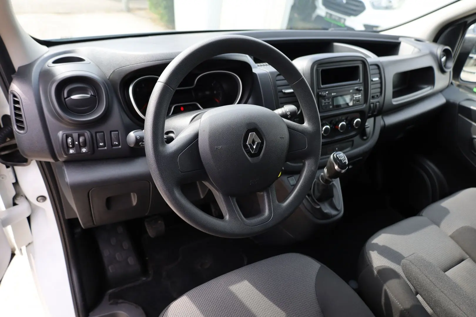 Renault Trafic L1H1 2.0 120CP