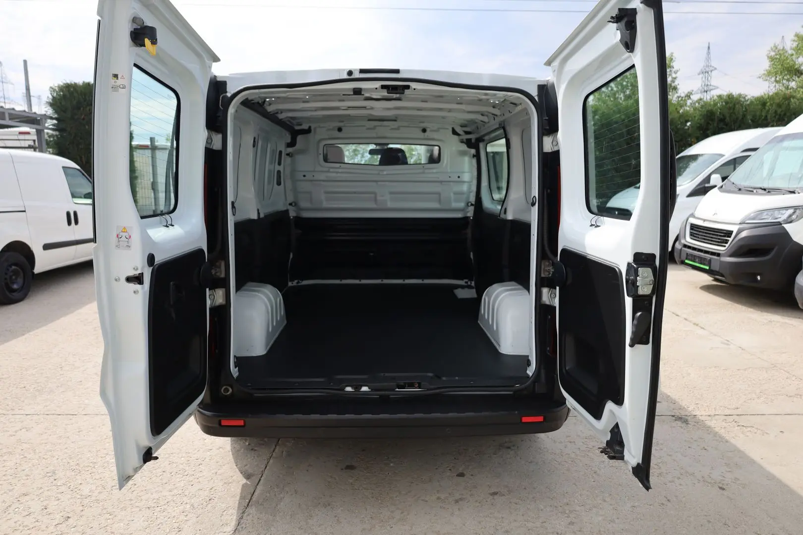 Renault Trafic L1H1 2.0 120CP