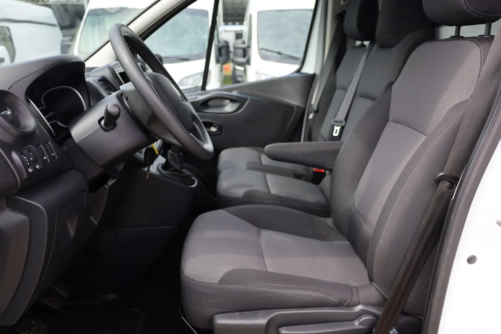 Renault Trafic L1H1 2.0 120CP