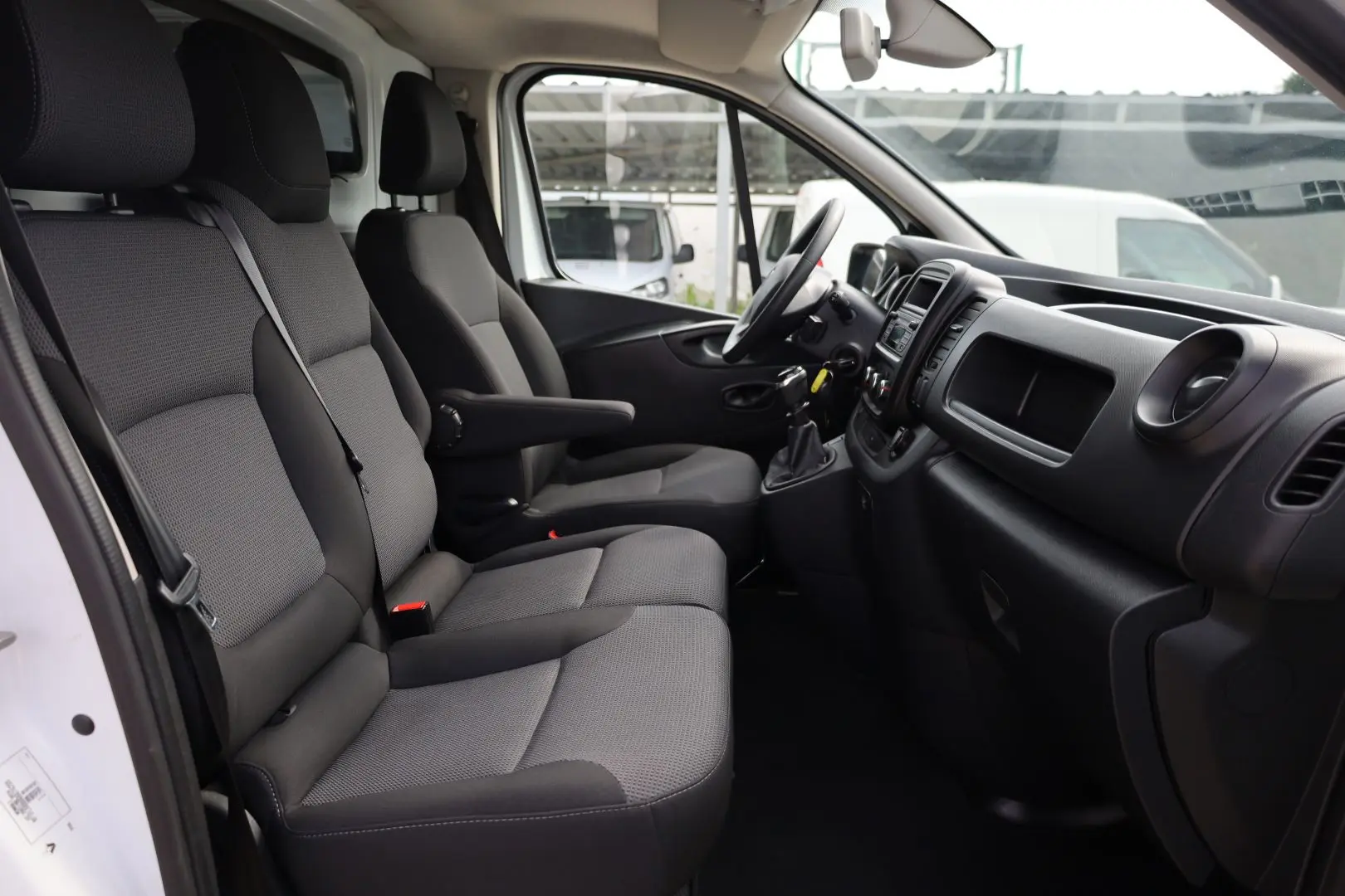 Renault Trafic L1H1 2.0 120CP