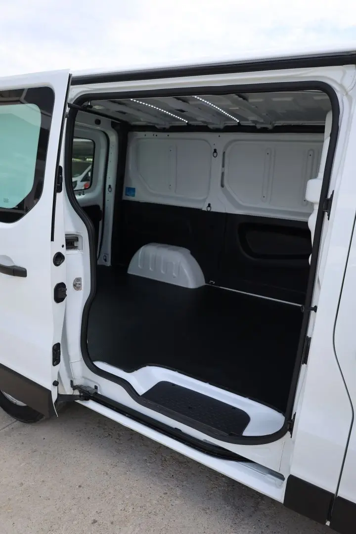 Renault Trafic L1H1 2.0 120CP