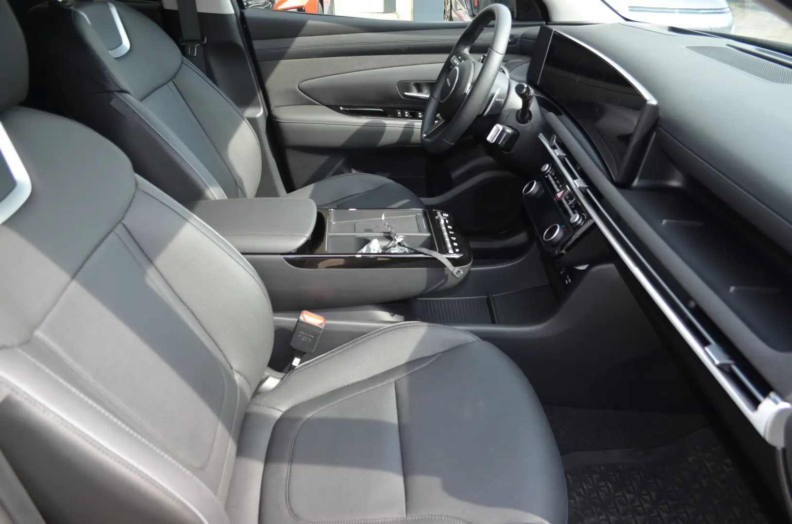 TUCSON 1.6T-GDI 252CP HYBRID PLUG-IN 4WD 6AT LUXURY