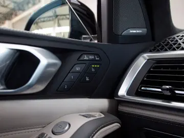 X7 xDrive 40d M SPORT.MASSAGE.LUFTF.SKY.360°AHK.