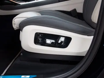 X7 xDrive 40d M SPORT.MASSAGE.LUFTF.SKY.360°AHK.