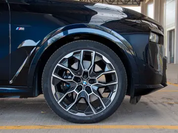 X7 xDrive 40d M SPORT.MASSAGE.LUFTF.SKY.360°AHK.