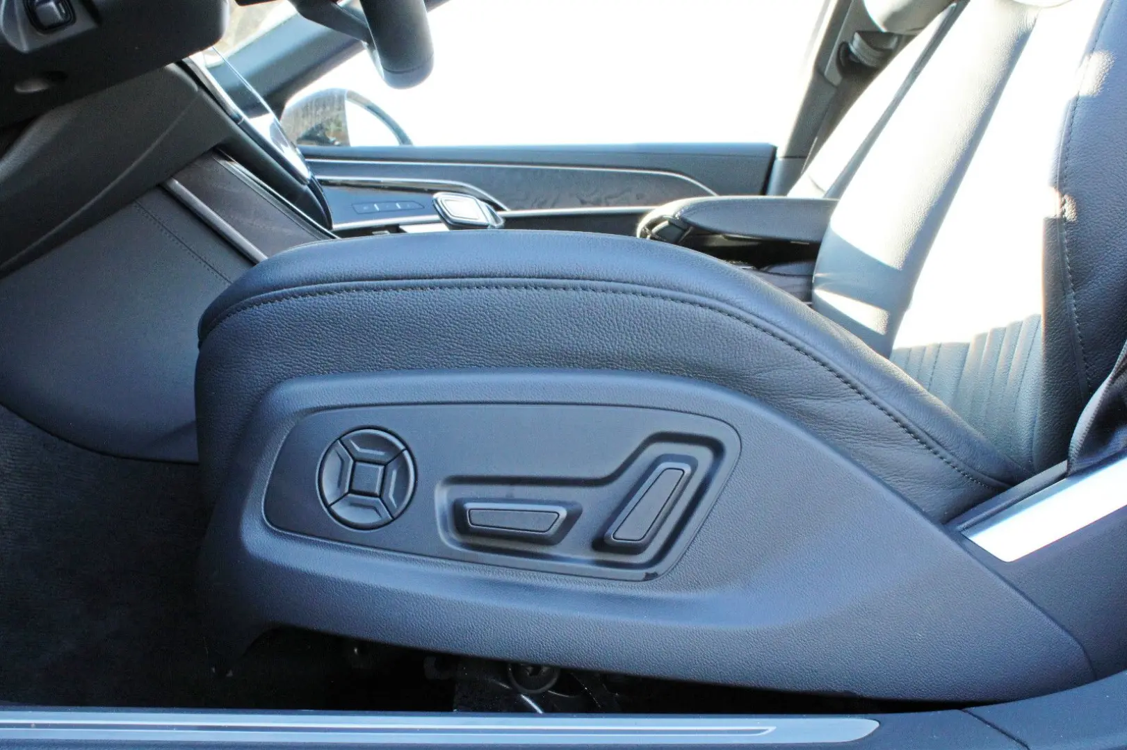 A8 50TDI qu PANO HuD REMOTE 360° HD MATRIX B&O