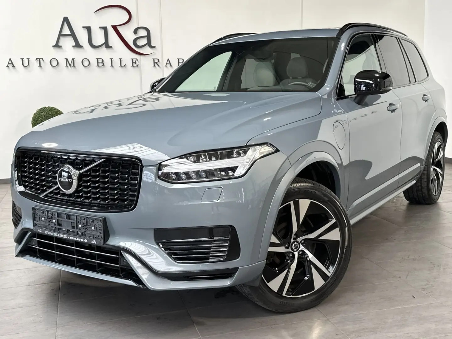 XC90 T8 AWD R-Design 7-Sitzer NAV+LED+AHK+PANORA