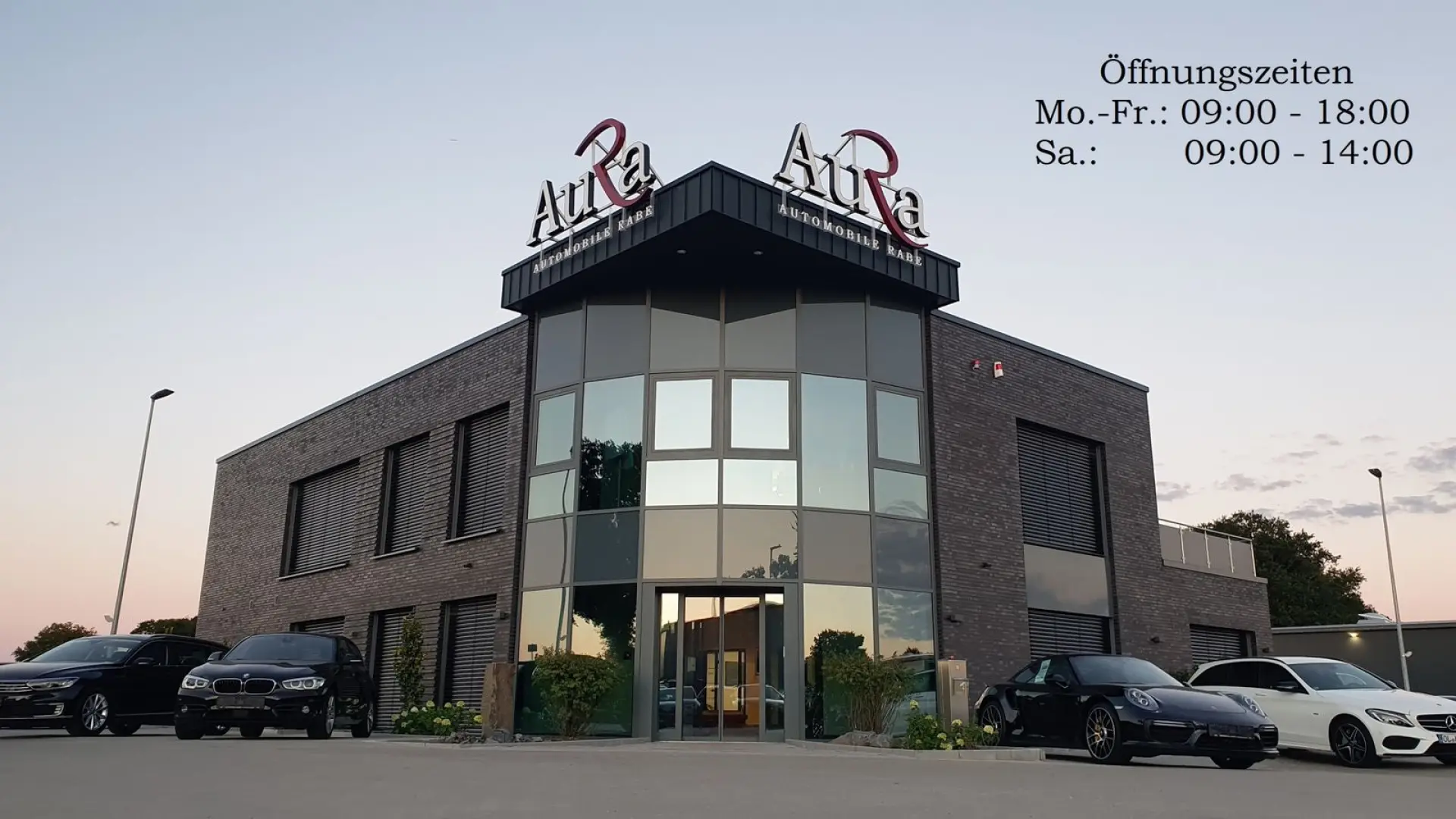 XC90 T8 AWD R-Design 7-Sitzer NAV+LED+AHK+PANORA