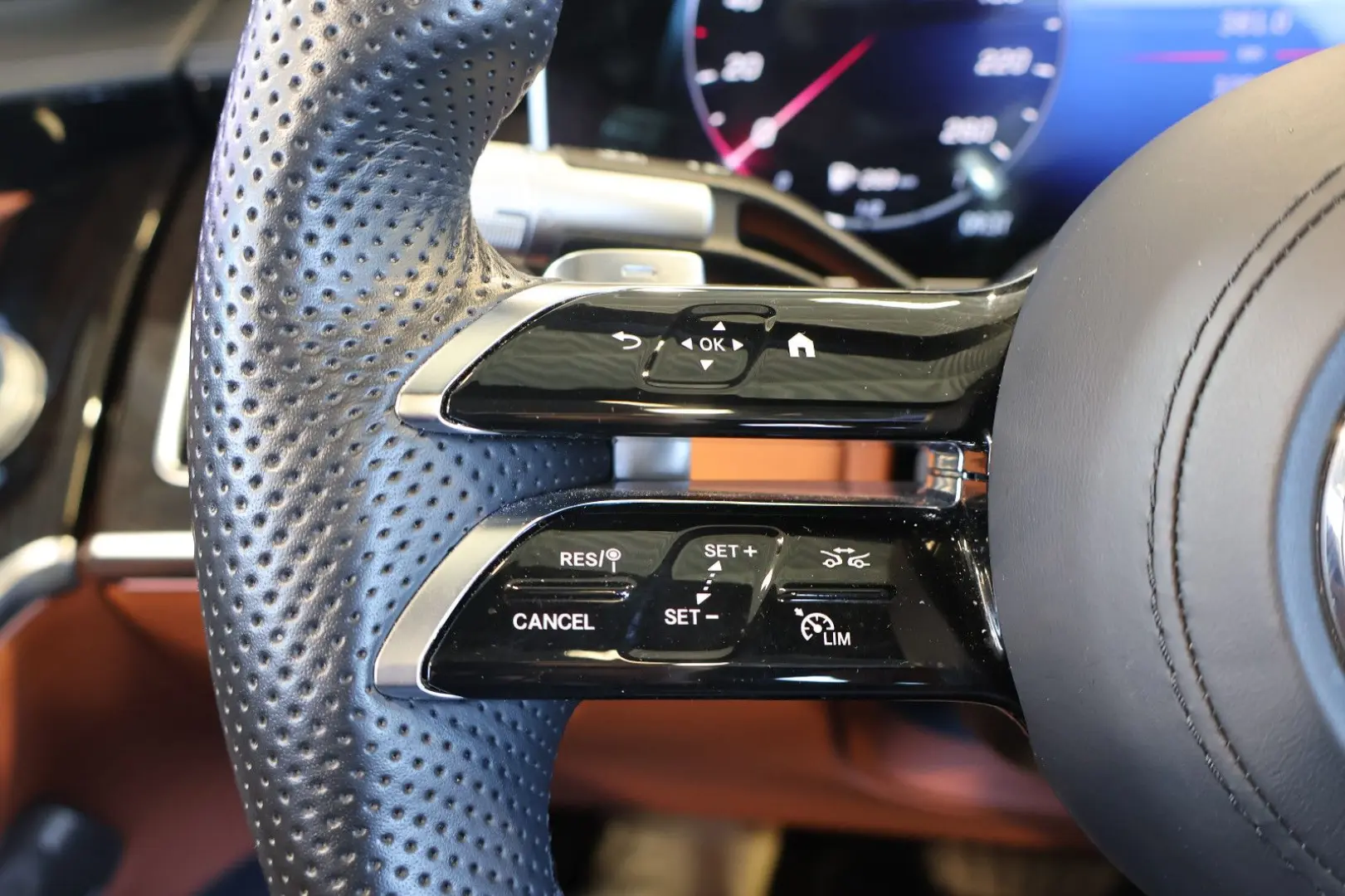 S 580 4Matic L AMG CHAUF+HUD+AIR+BURMESTER+PANO