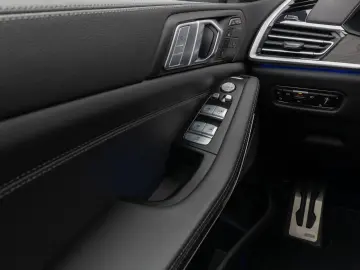 X7 xD40d M Sport 360°HUD DAB H/K SoftCl DisplKey