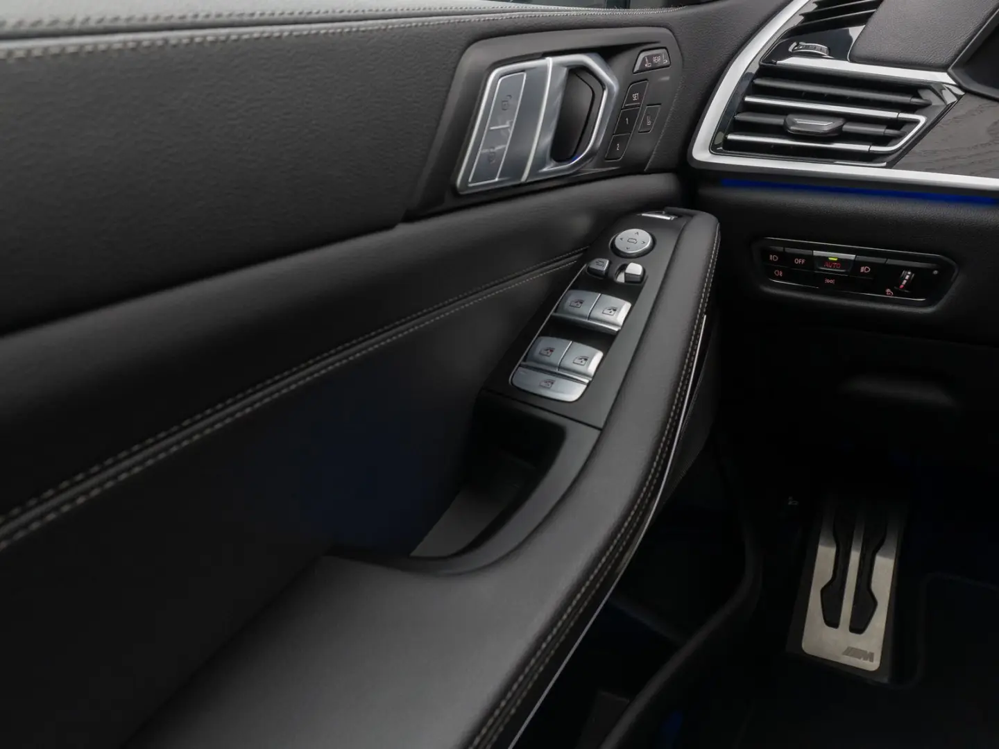 X7 xD40d M Sport 360°HUD DAB H/K SoftCl DisplKey