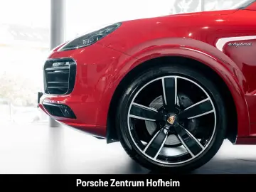 Cayenne E-Hybrid Coupe Karminrot BOSE Sportabgas