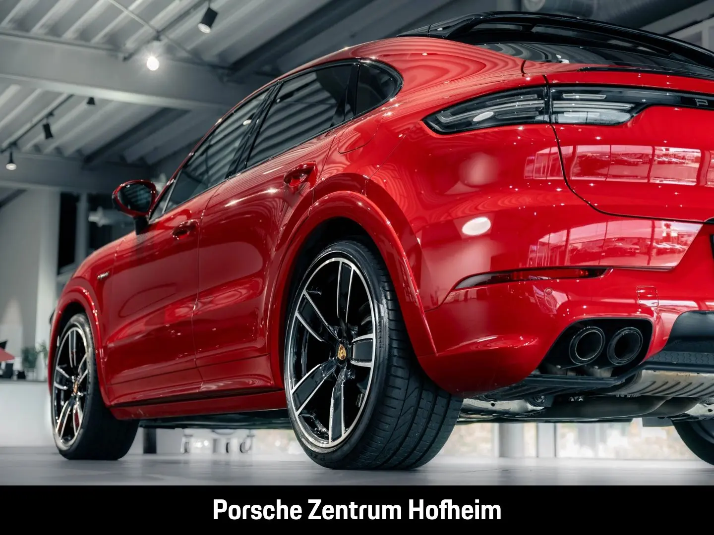 Cayenne E-Hybrid Coupe Karminrot BOSE Sportabgas