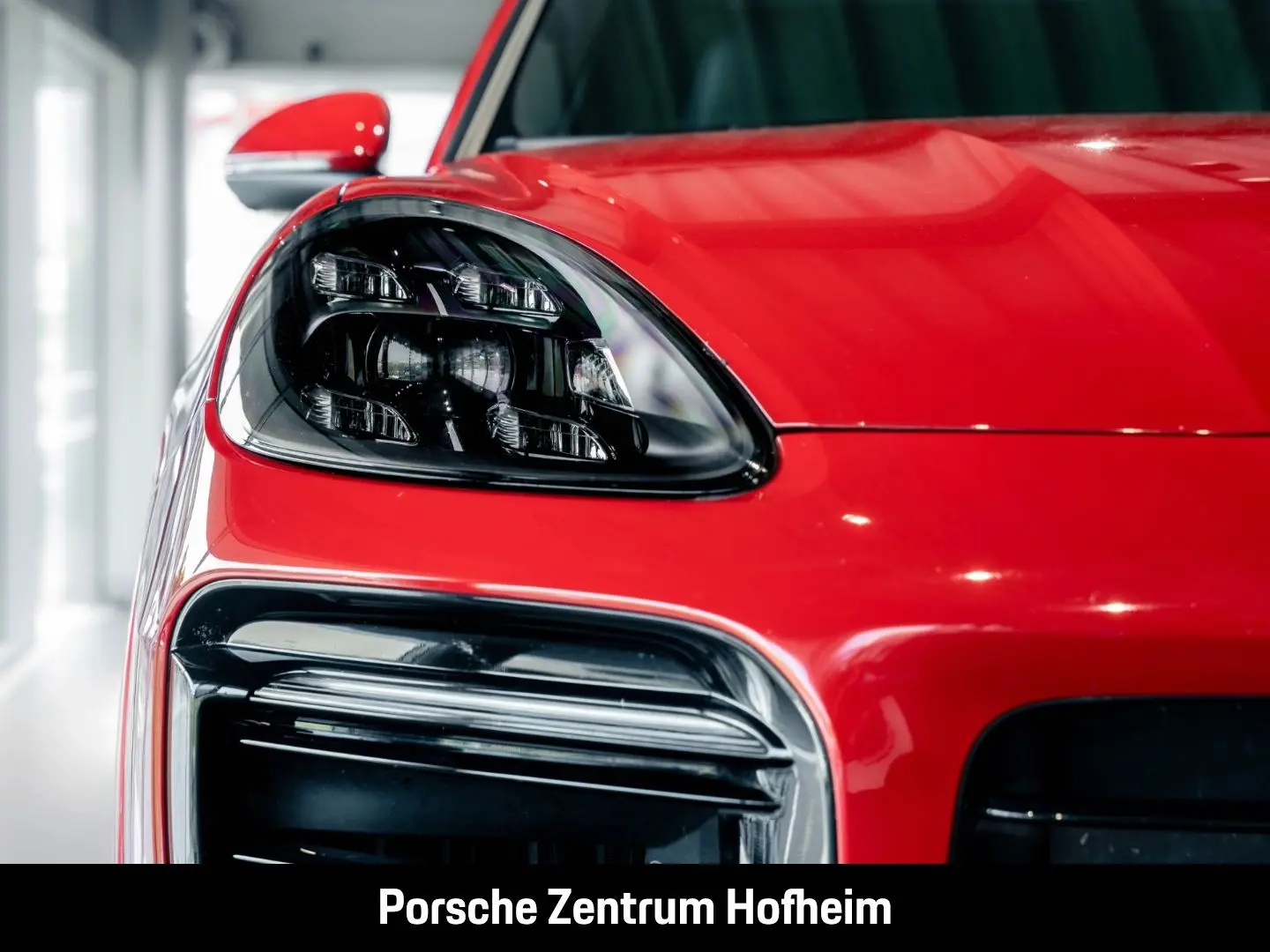 Cayenne E-Hybrid Coupe Karminrot BOSE Sportabgas