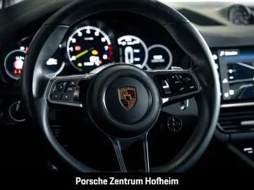 Cayenne E-Hybrid Coupe Karminrot BOSE Sportabgas