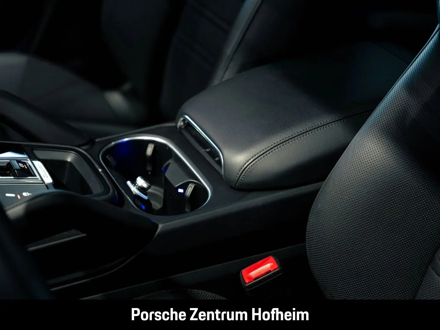 Cayenne E-Hybrid Coupe Karminrot BOSE Sportabgas