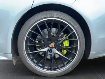 Panamera 4S E-Hybrid | Hinterachslenkung | BOSE