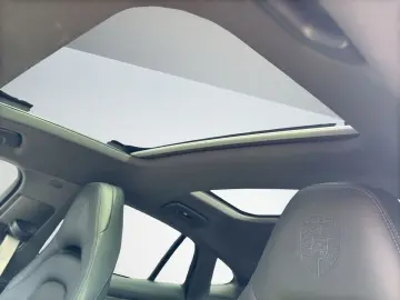 Panamera 4S E-Hybrid | Hinterachslenkung | BOSE