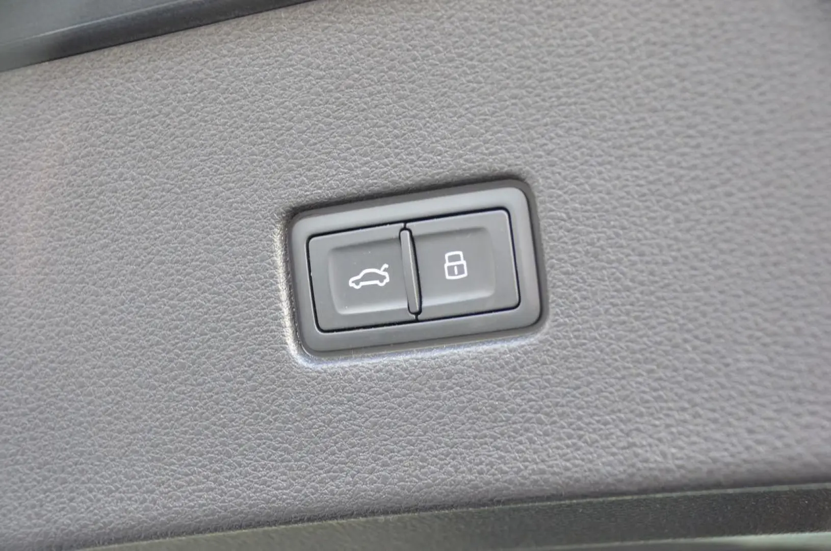 Q8 50 TDI LEDER NAVI AHK B&O MATRIX LUFT Allradl