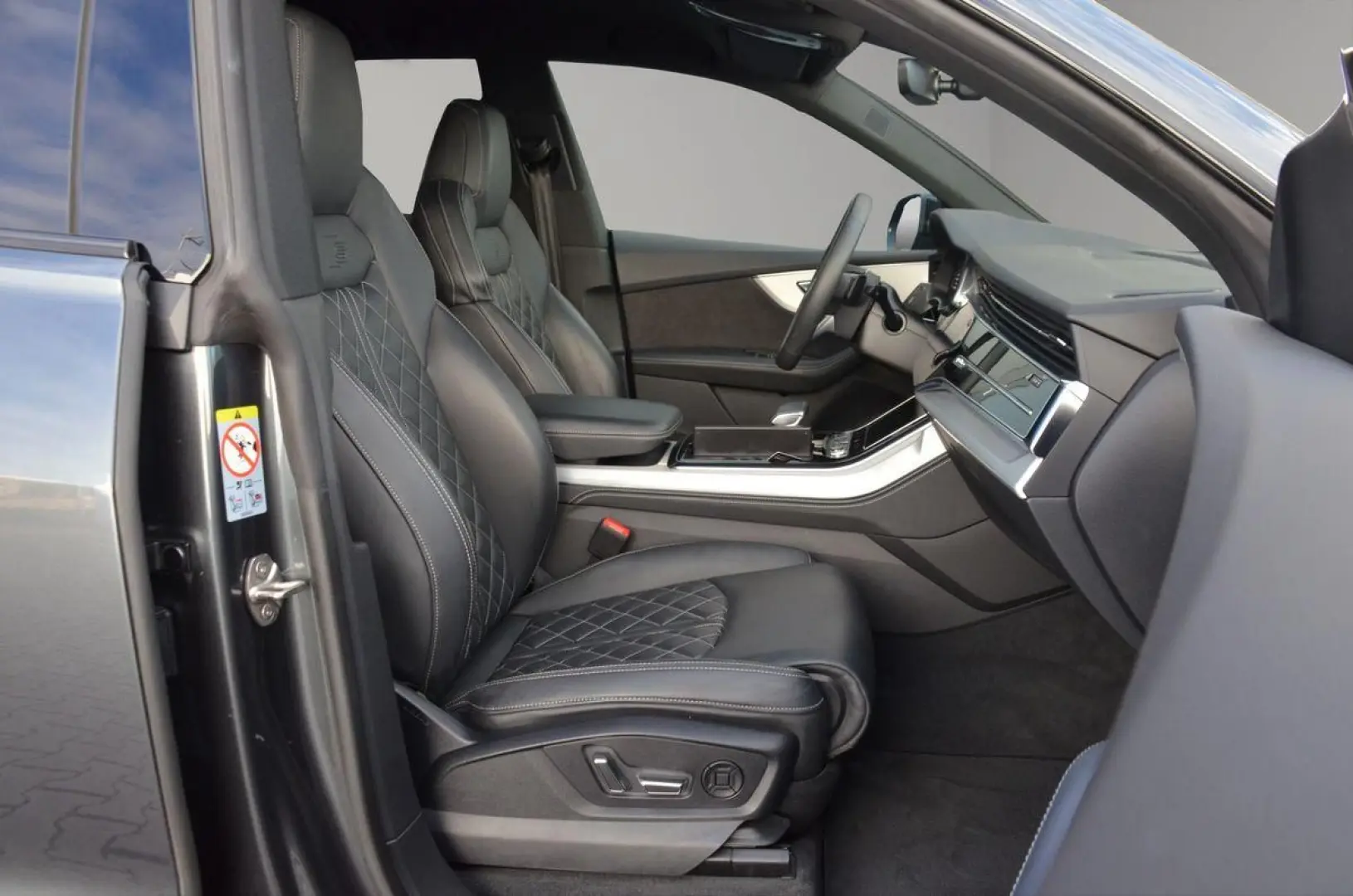 Q8 50 TDI LEDER NAVI AHK B&O MATRIX LUFT Allradl