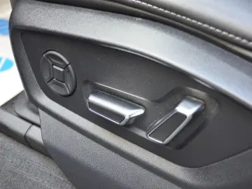 Q8 50 TDI LEDER NAVI AHK B&O MATRIX LUFT Allradl