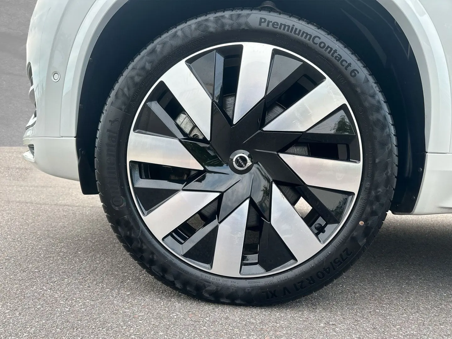 XC90 T8 AWD Ultimate Bright/7/BOWERS/VENTILATION/360/21