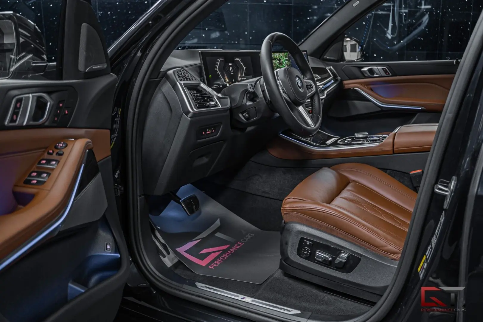 X5 xDrive50e M-Sport VAT Travel Pano 22
