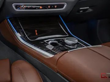 X5 xDrive50e M-Sport VAT Travel Pano 22