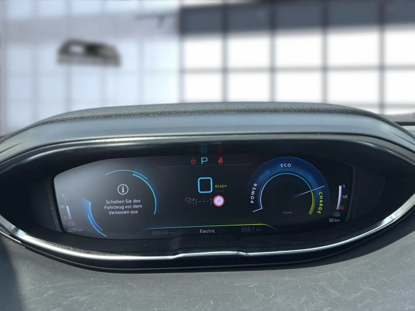3008 Hybrid4 300 GT Bluetooth Navi LED Vollleder