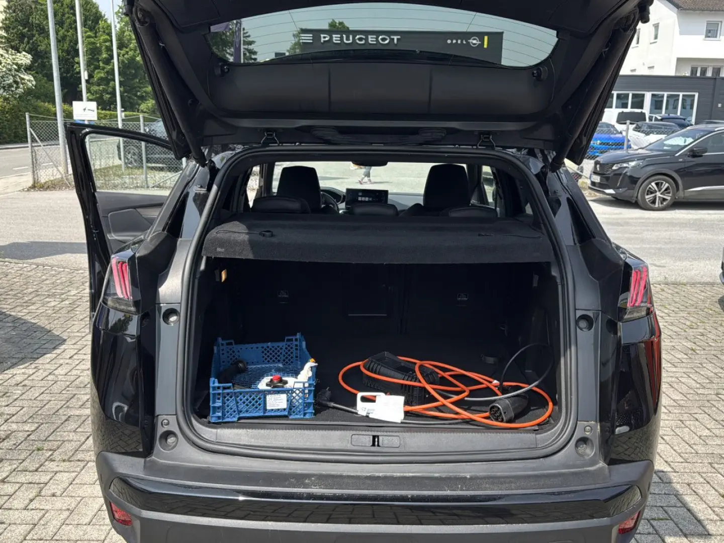 3008 Hybrid4 300 GT Bluetooth Navi LED Vollleder