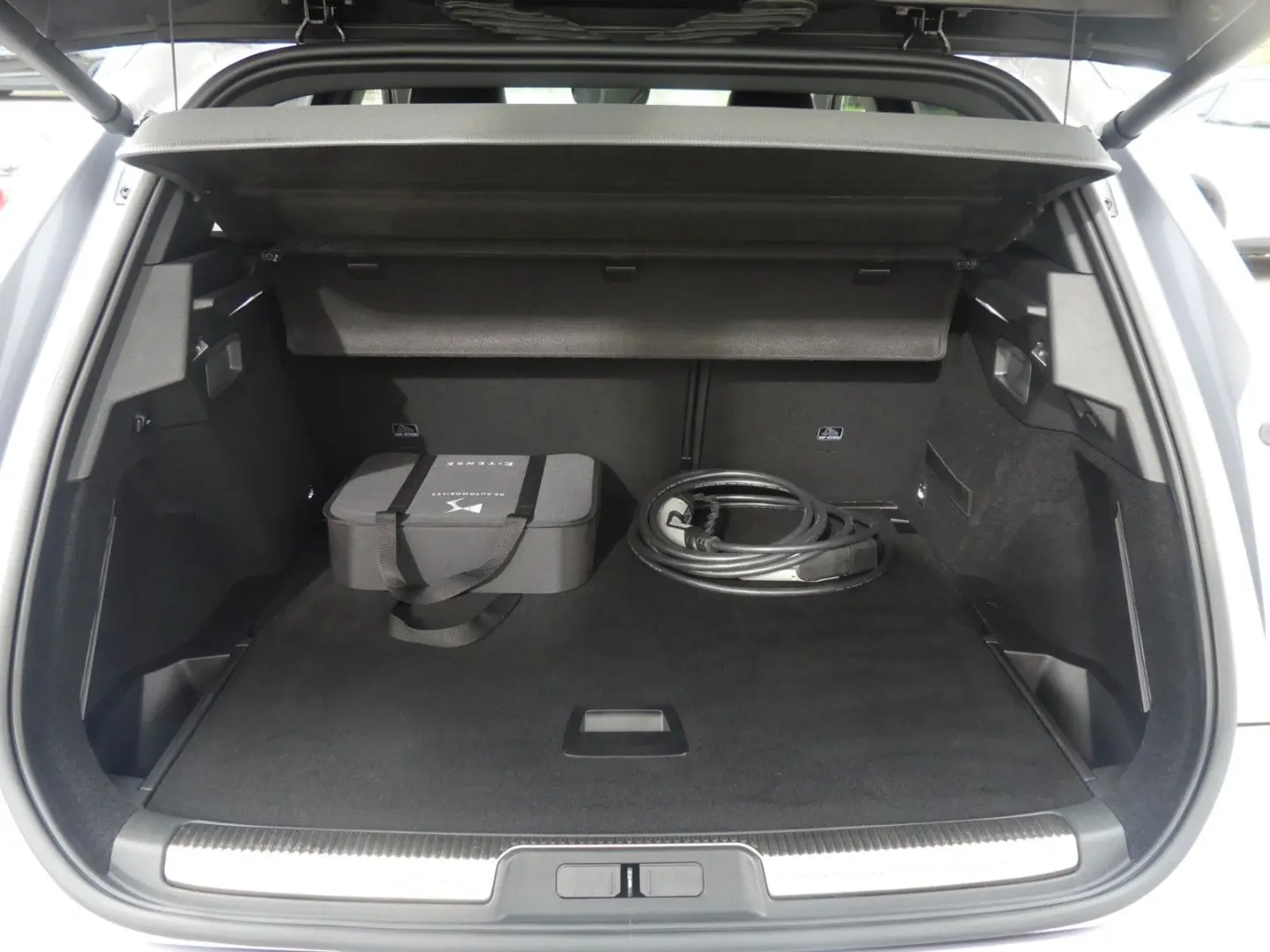 E-Tense Perfomance 4x4 DS7 4X4 300PS Hybrid