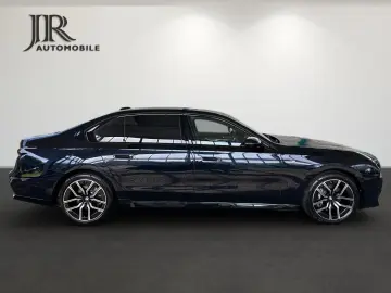 740 d xDrive M Sport  Fond Entertainment,TV
