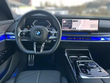 740 d xDrive M Sport  Fond Entertainment,TV