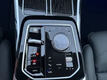 740 d xDrive M Sport  Fond Entertainment,TV