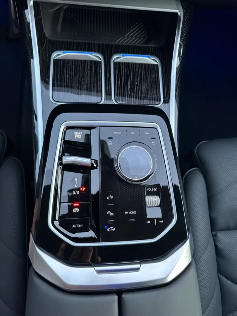 740 d xDrive M Sport  Fond Entertainment,TV