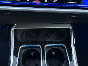 740 d xDrive M Sport  Fond Entertainment,TV