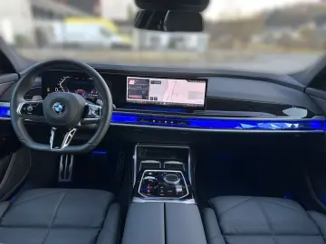 740 d xDrive M Sport  Fond Entertainment,TV