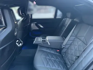 740 d xDrive M Sport  Fond Entertainment,TV