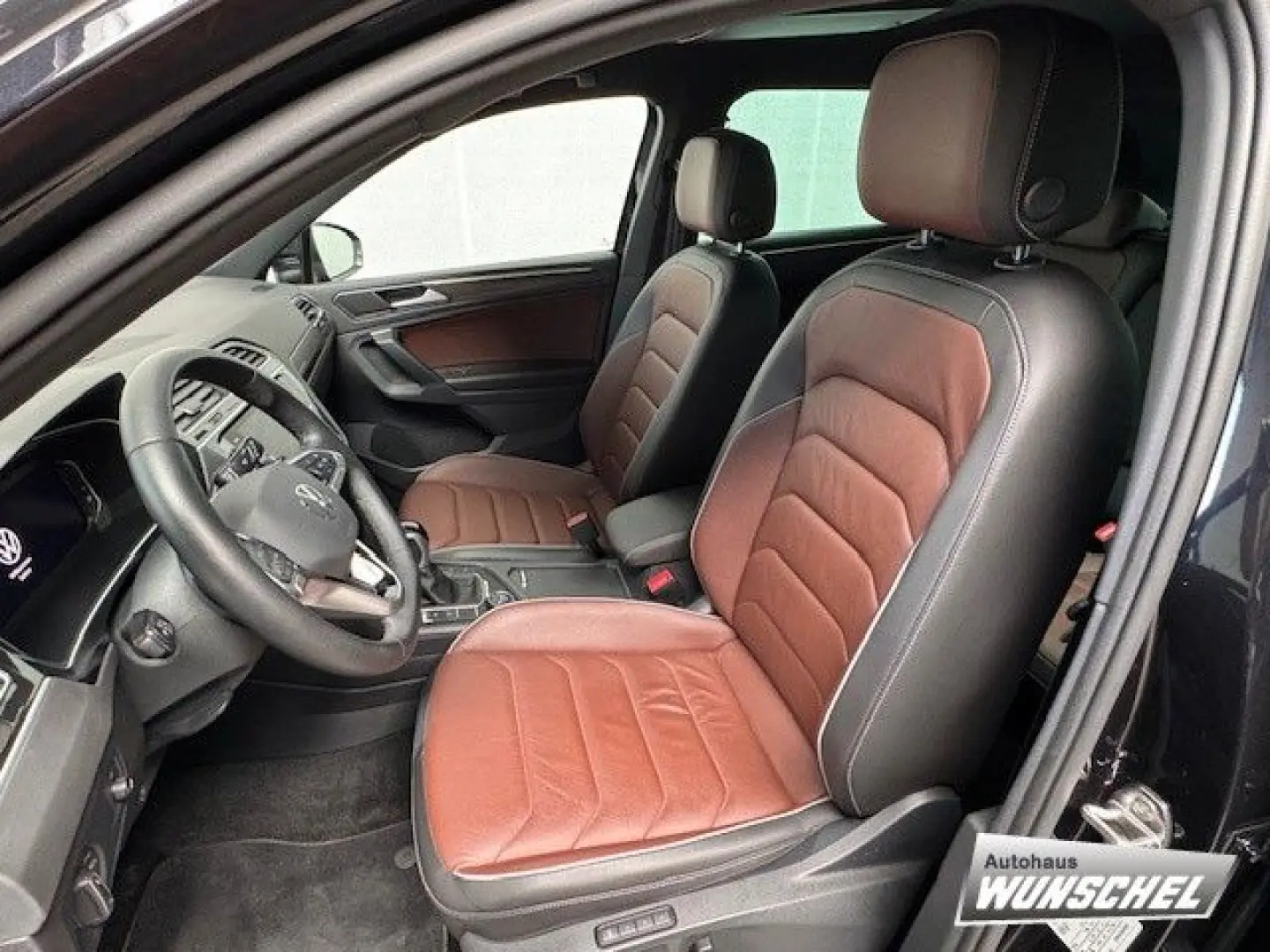 Tiguan 2.0 TDI DSG 4M. Eleg. AHK ACC Navi LEDer
