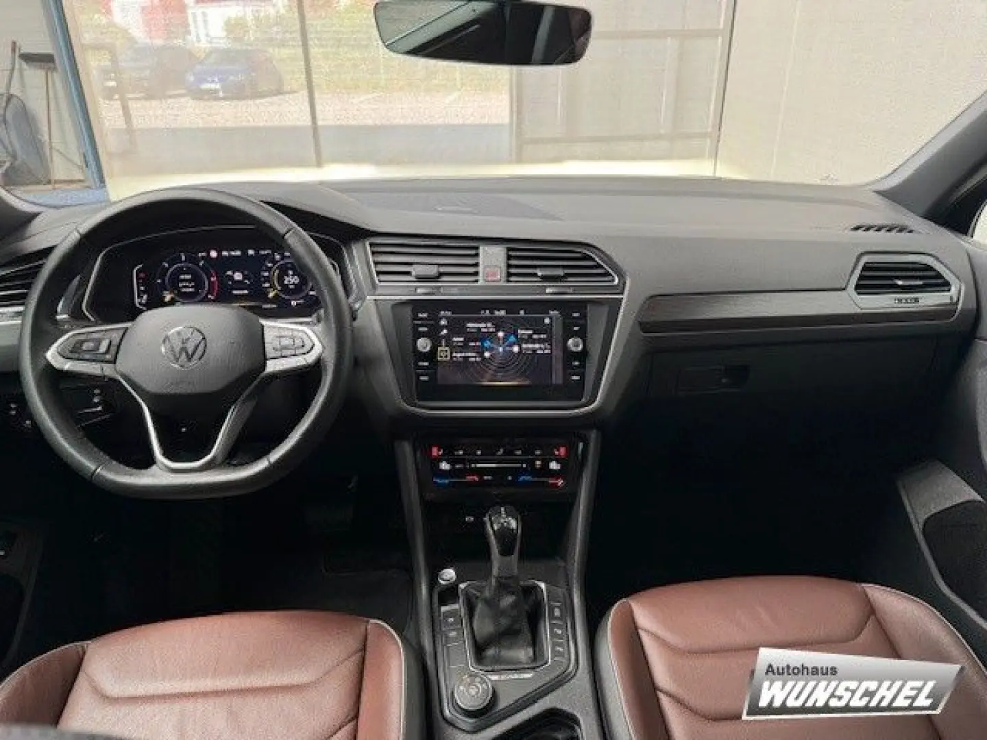 Tiguan 2.0 TDI DSG 4M. Eleg. AHK ACC Navi LEDer