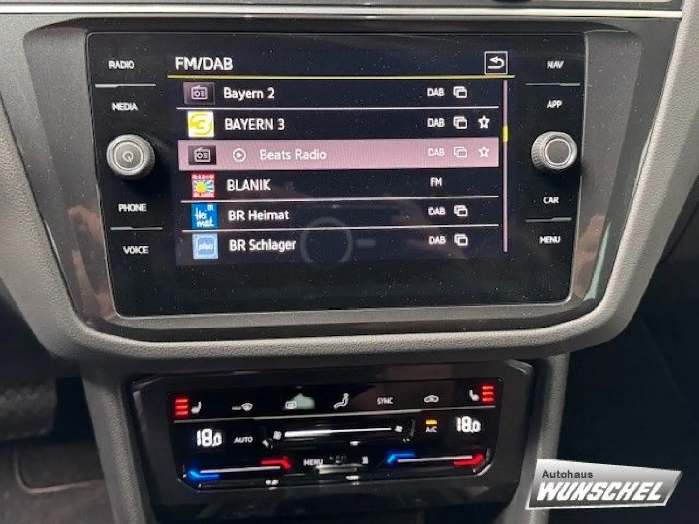 Tiguan 2.0 TDI DSG 4M. Eleg. AHK ACC Navi LEDer
