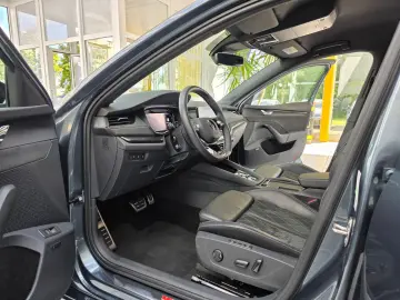 Octavia Limo RS Plus 4x4 Standheizung Canton
