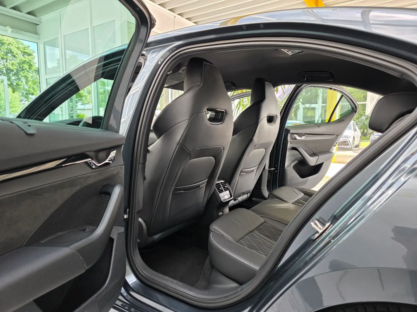 Octavia Limo RS Plus 4x4 Standheizung Canton