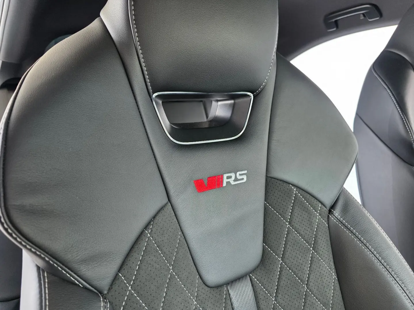 Octavia Limo RS Plus 4x4 Standheizung Canton