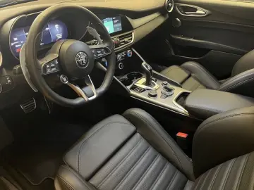 Giulia Veloce Q4 Allrad Leder 3D-Navi Premium