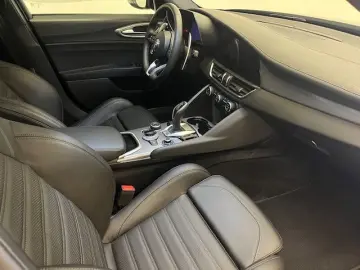 Giulia Veloce Q4 Allrad Leder 3D-Navi Premium