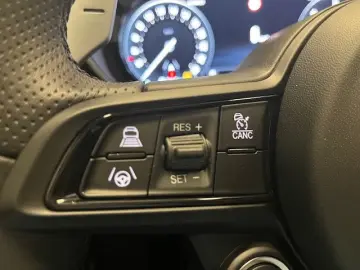 Giulia Veloce Q4 Allrad Leder 3D-Navi Premium