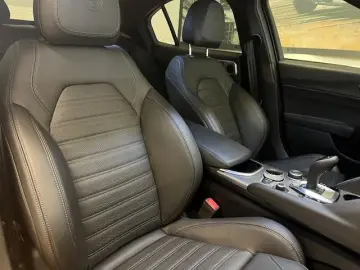 Giulia Veloce Q4 Allrad Leder 3D-Navi Premium