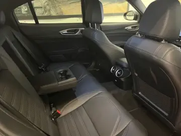 Giulia Veloce Q4 Allrad Leder 3D-Navi Premium