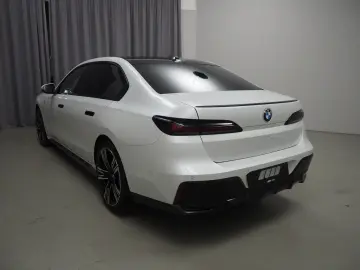 740d xDrive Limousine M-Sport UPE €163870